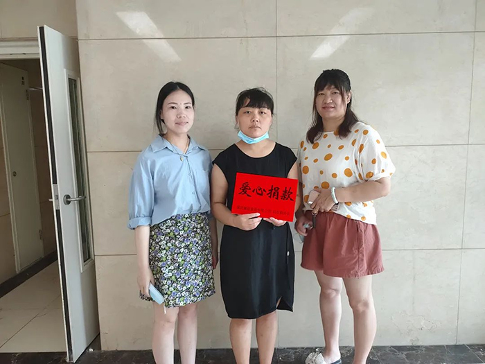 暖心慰問，進行中